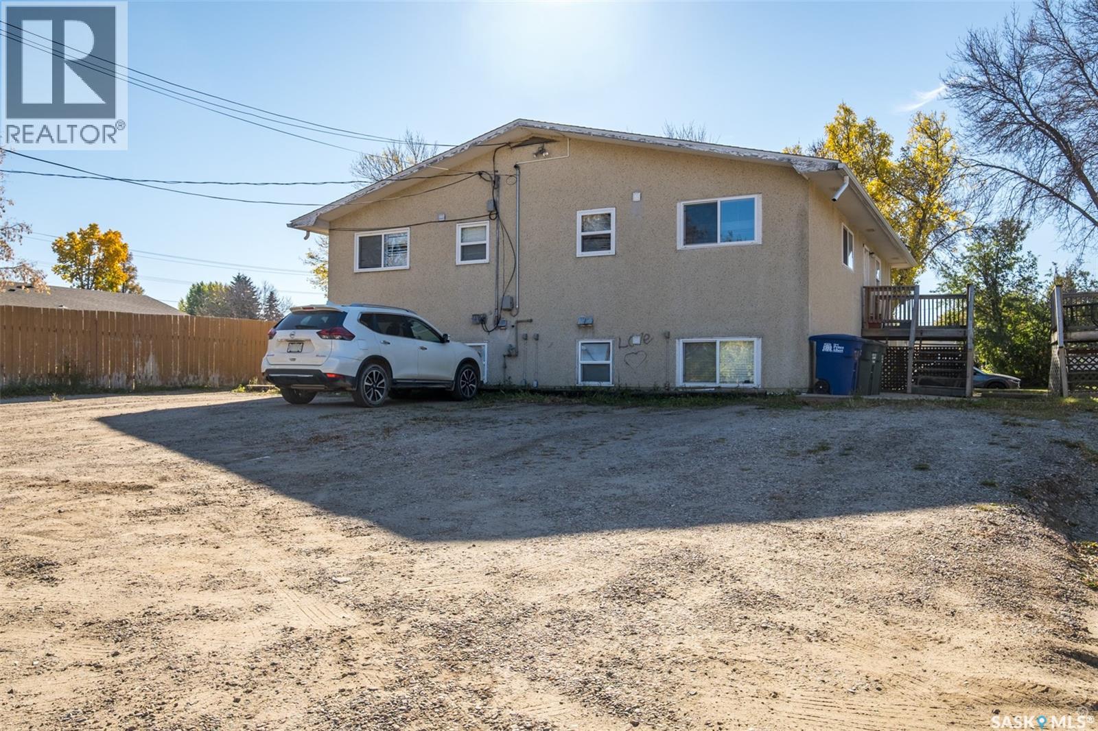 580 26th Street E Property Photo 2