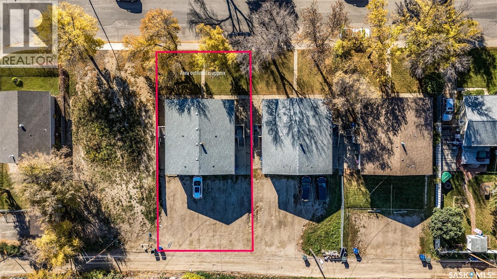 580 26th Street E Property Photo 3