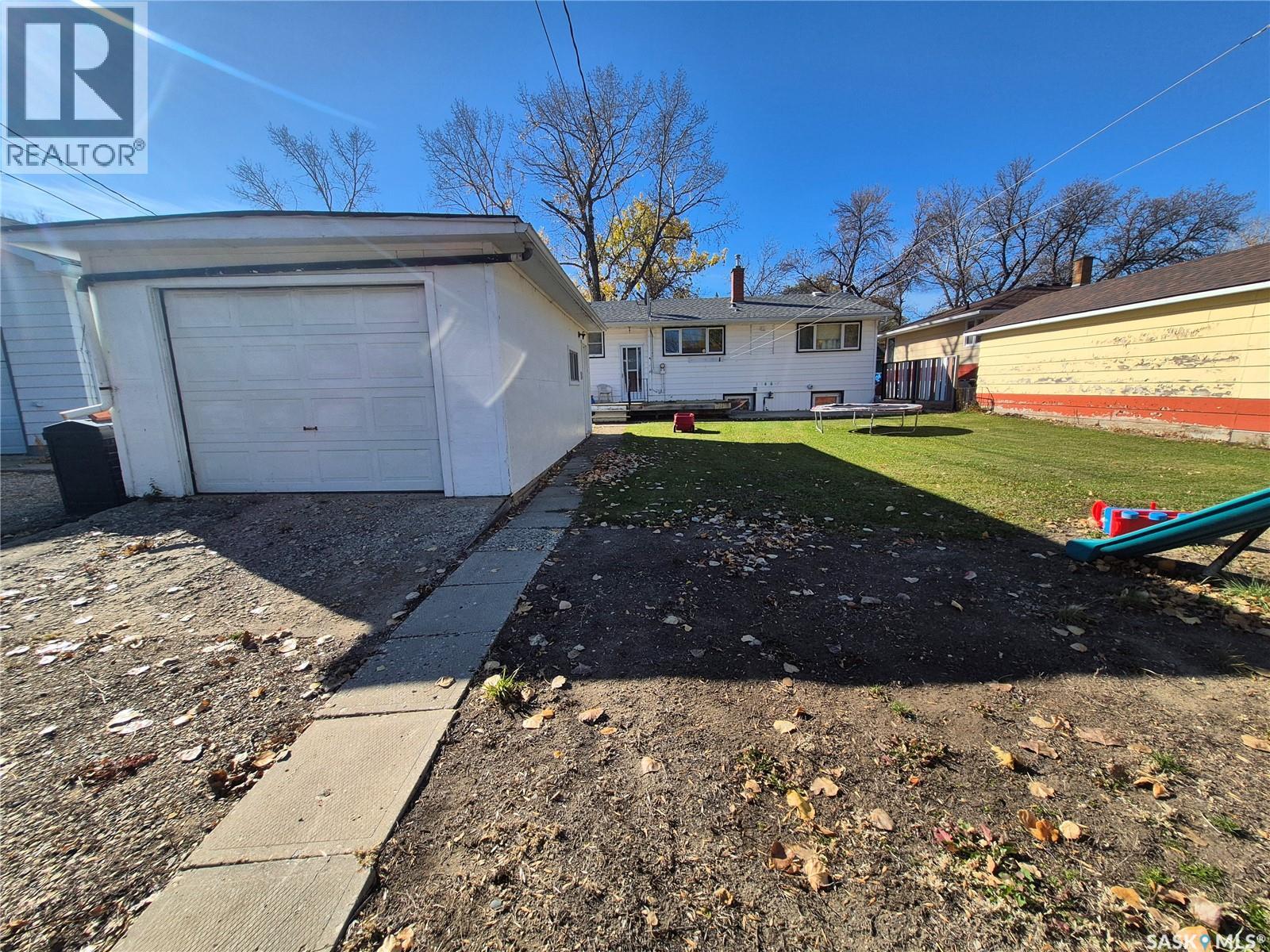505 Bertrand Avenue Property Photo 38