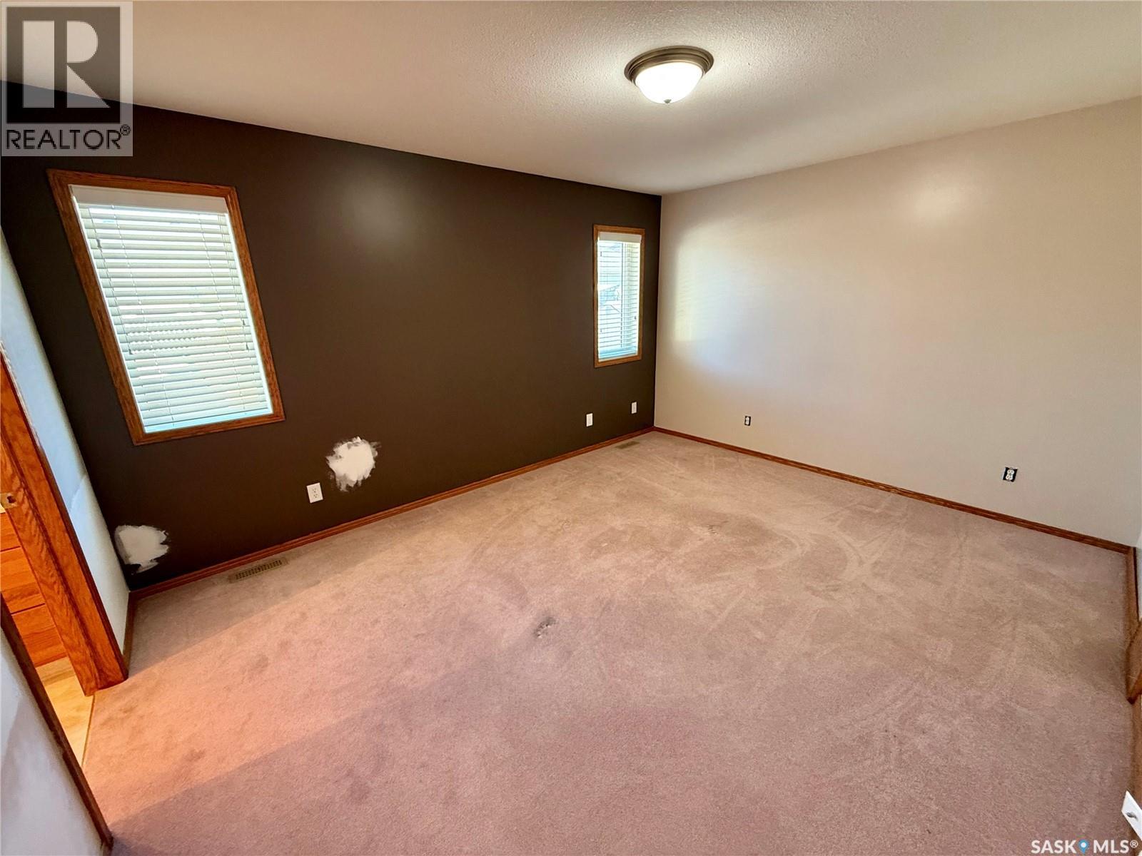 3512 Bishop Crescent E Property Photo 14