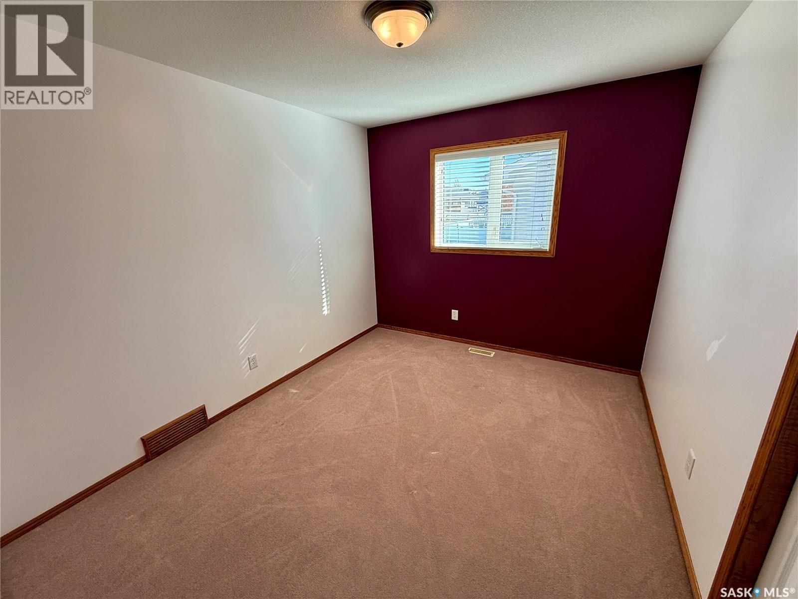 3512 Bishop Crescent E Property Photo 19