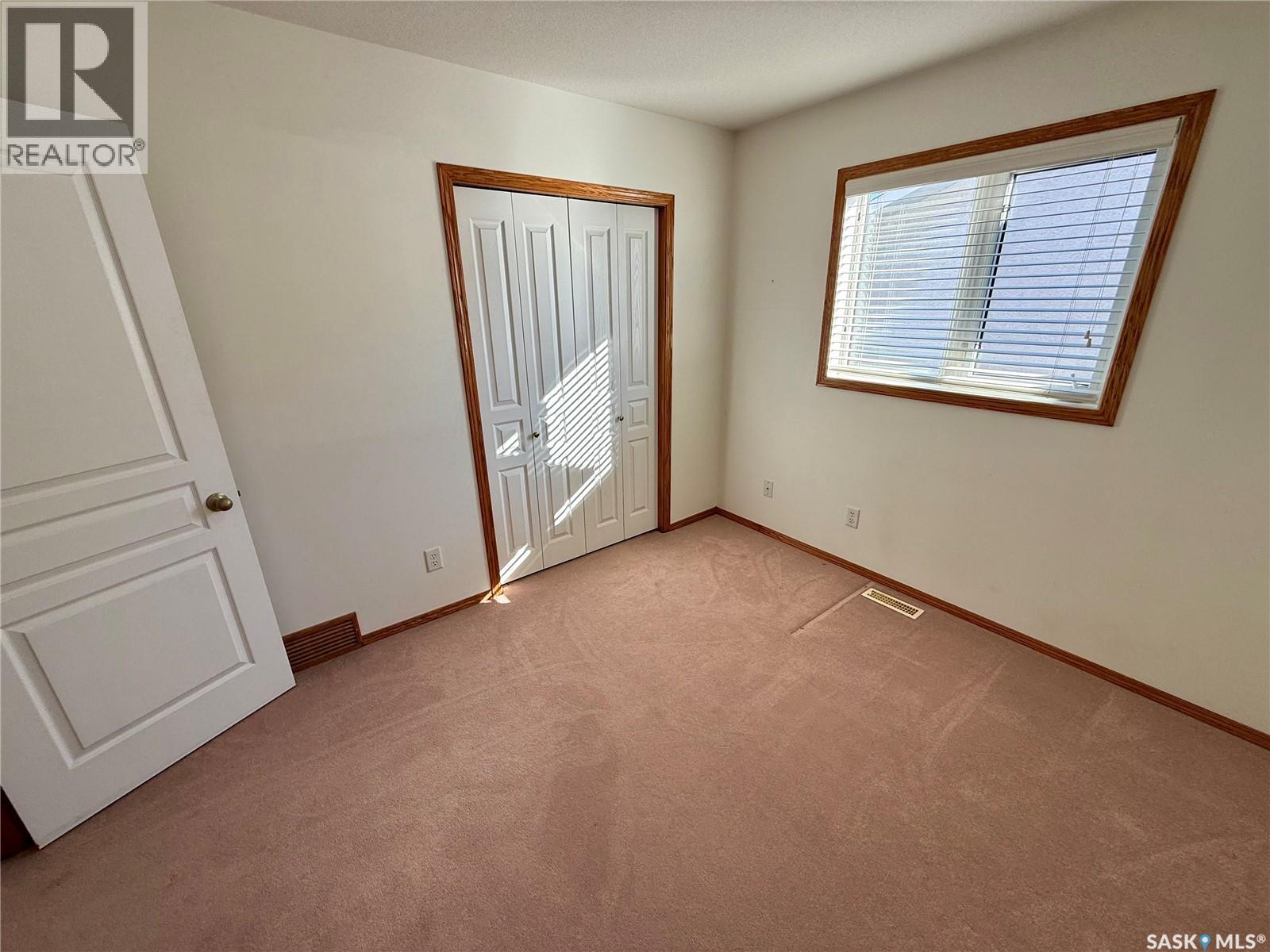 3512 Bishop Crescent E Property Photo 22
