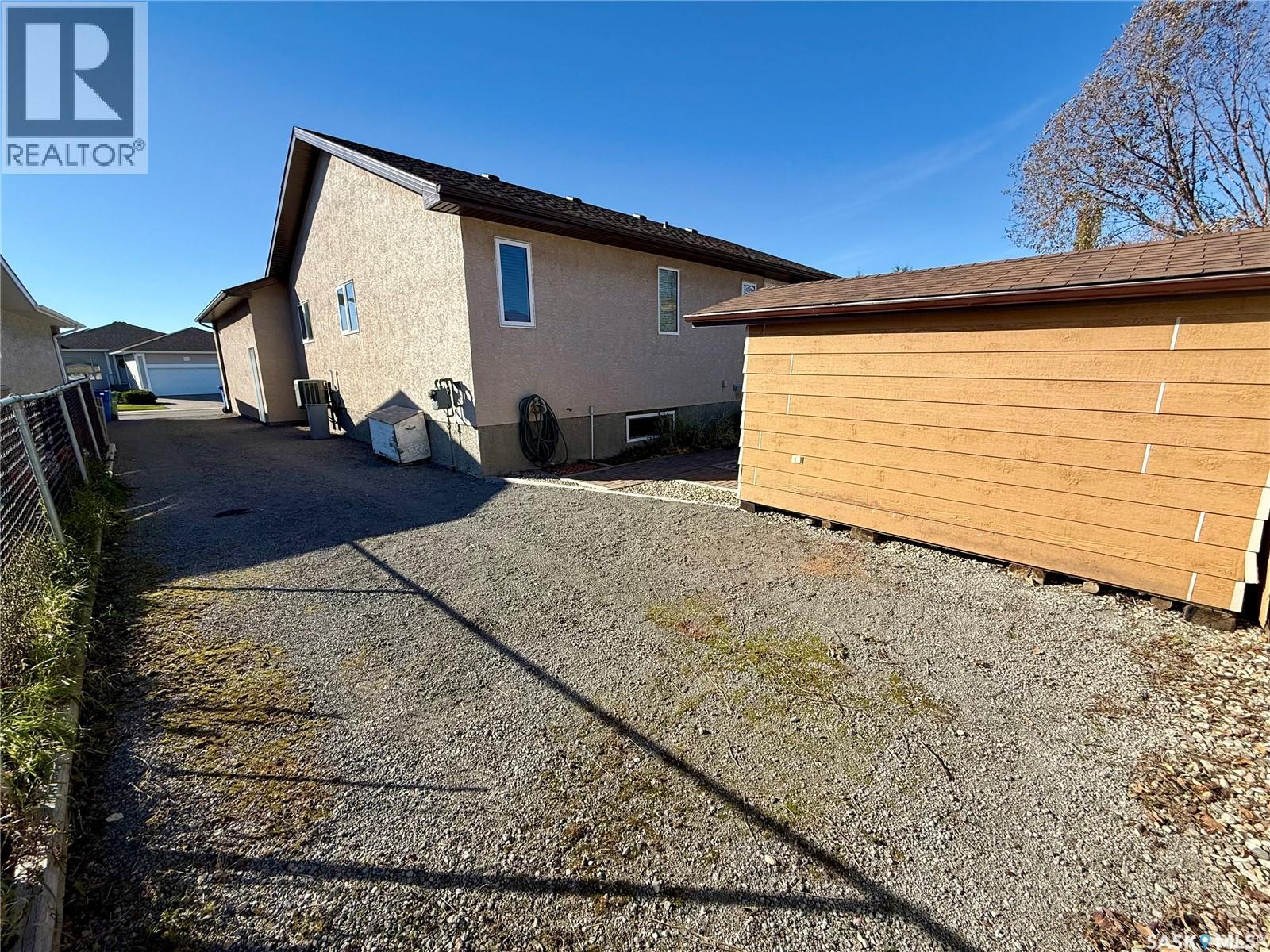 3512 Bishop Crescent E Property Photo 49
