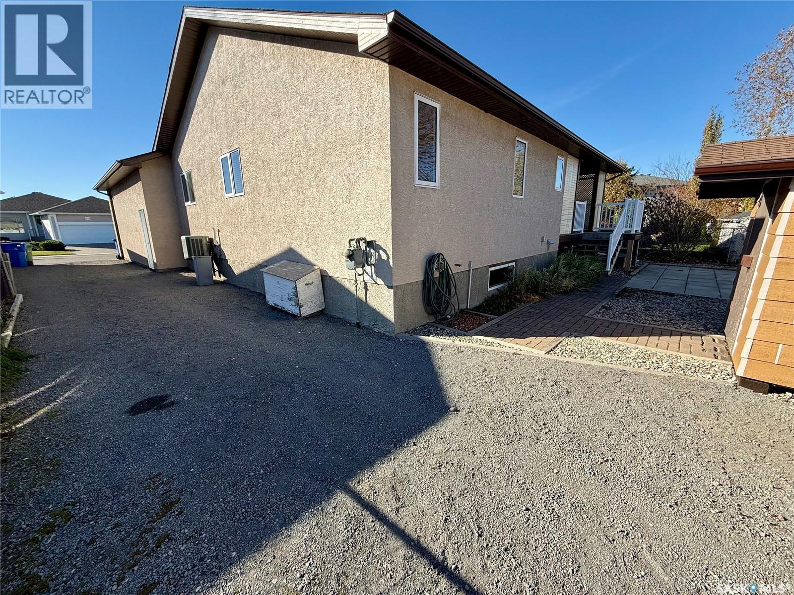 3512 Bishop Crescent E Property Photo 50