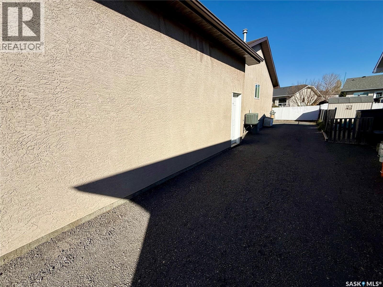 3512 Bishop Crescent E Property Photo 51