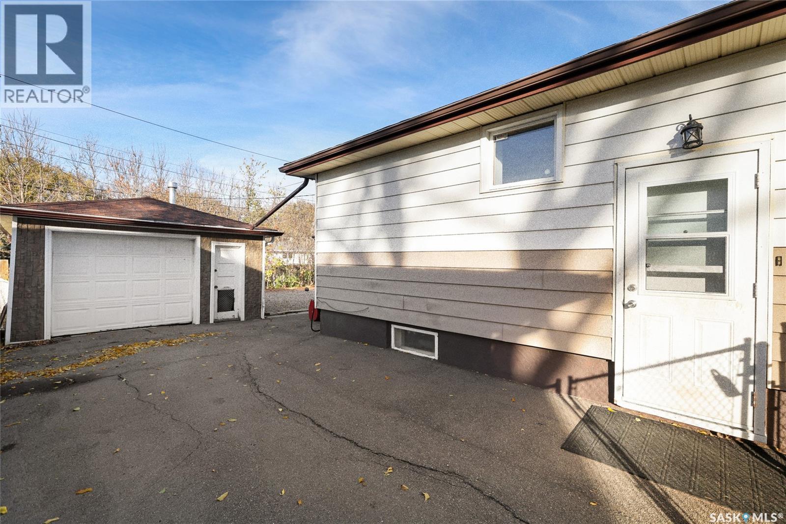 3320 Perry Avenue Property Photo 5