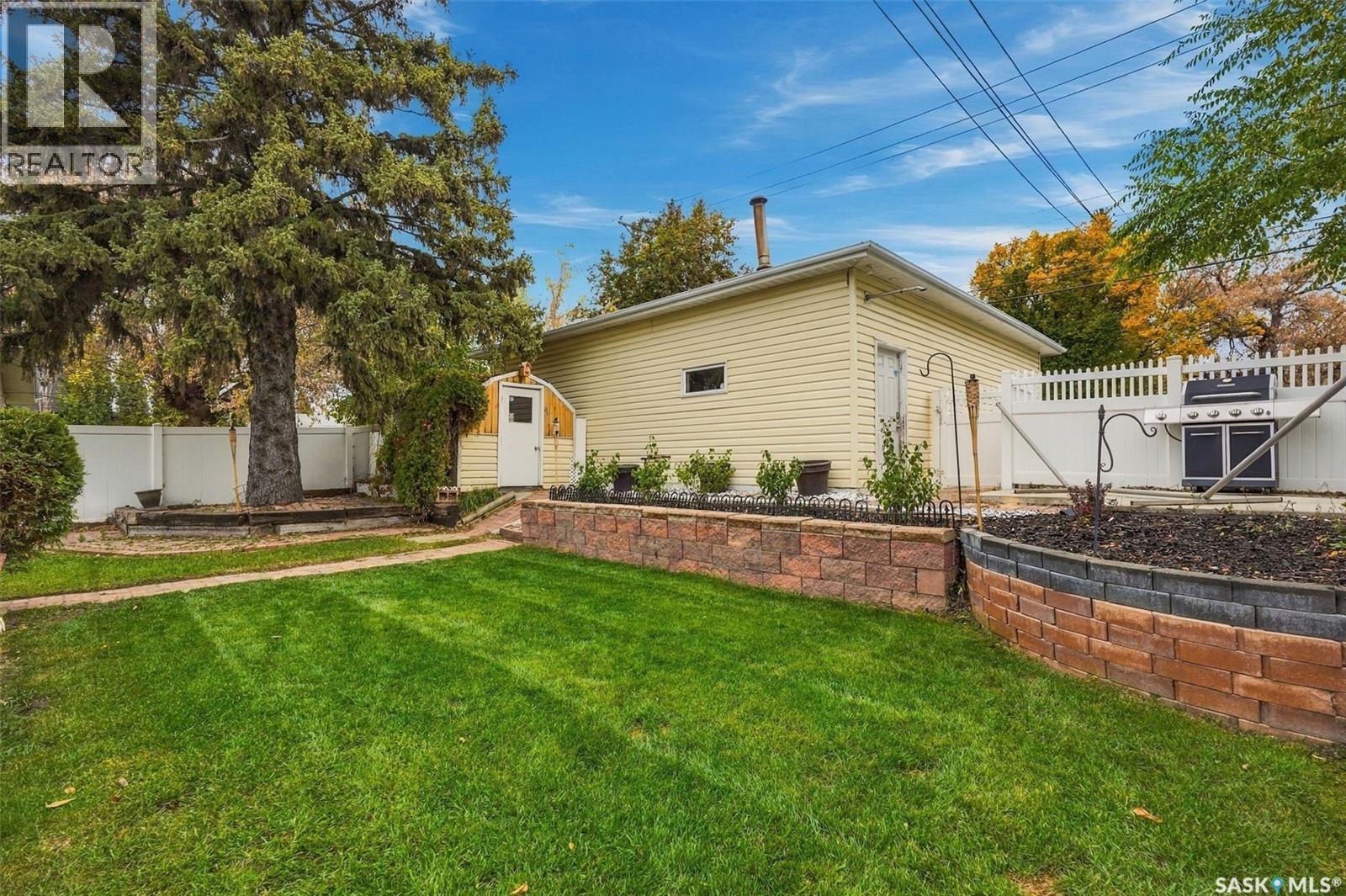 2237 Albert Avenue Property Photo 47