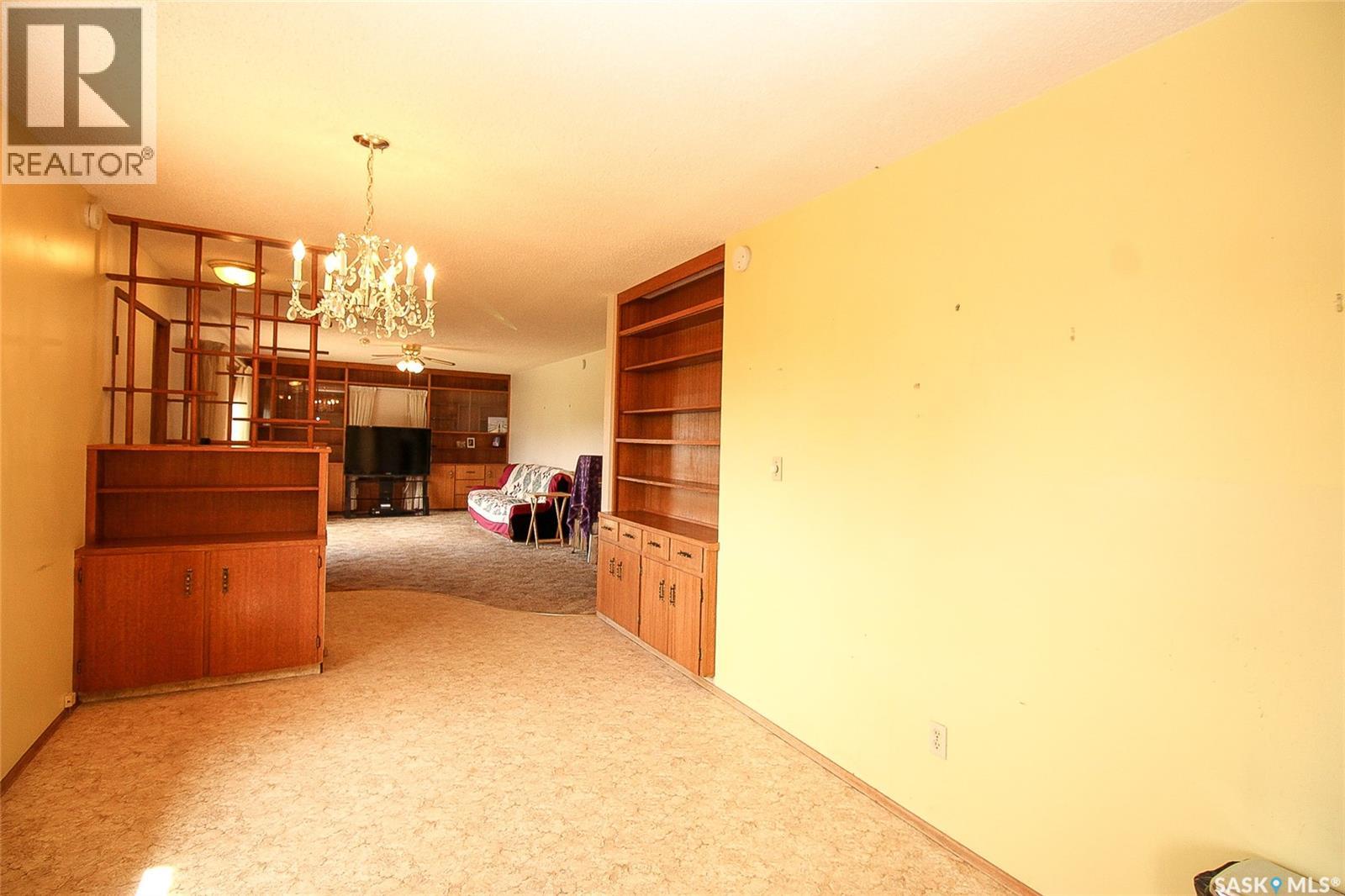 223 2nd Street W Property Photo 10