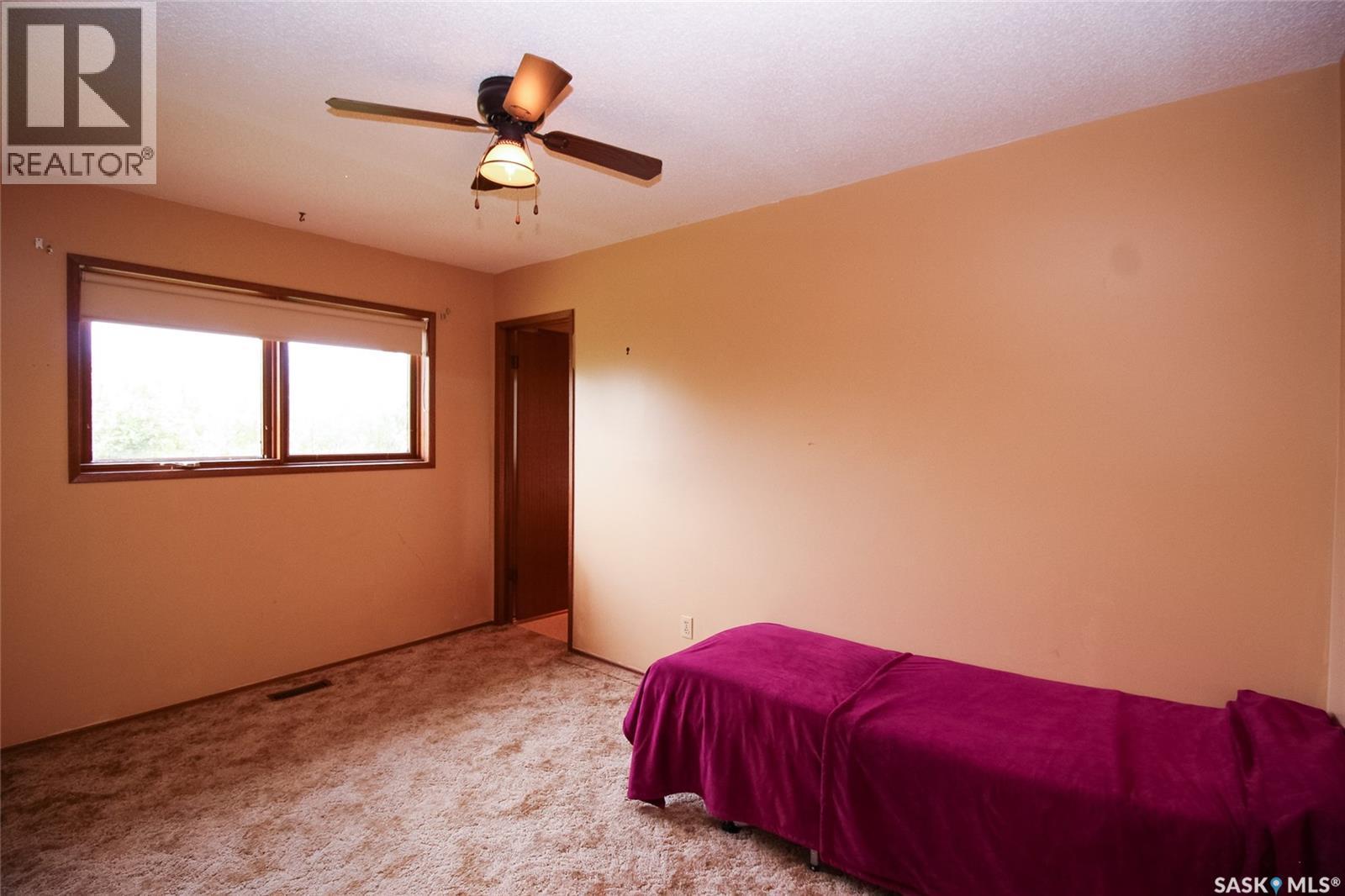 223 2nd Street W Property Photo 14