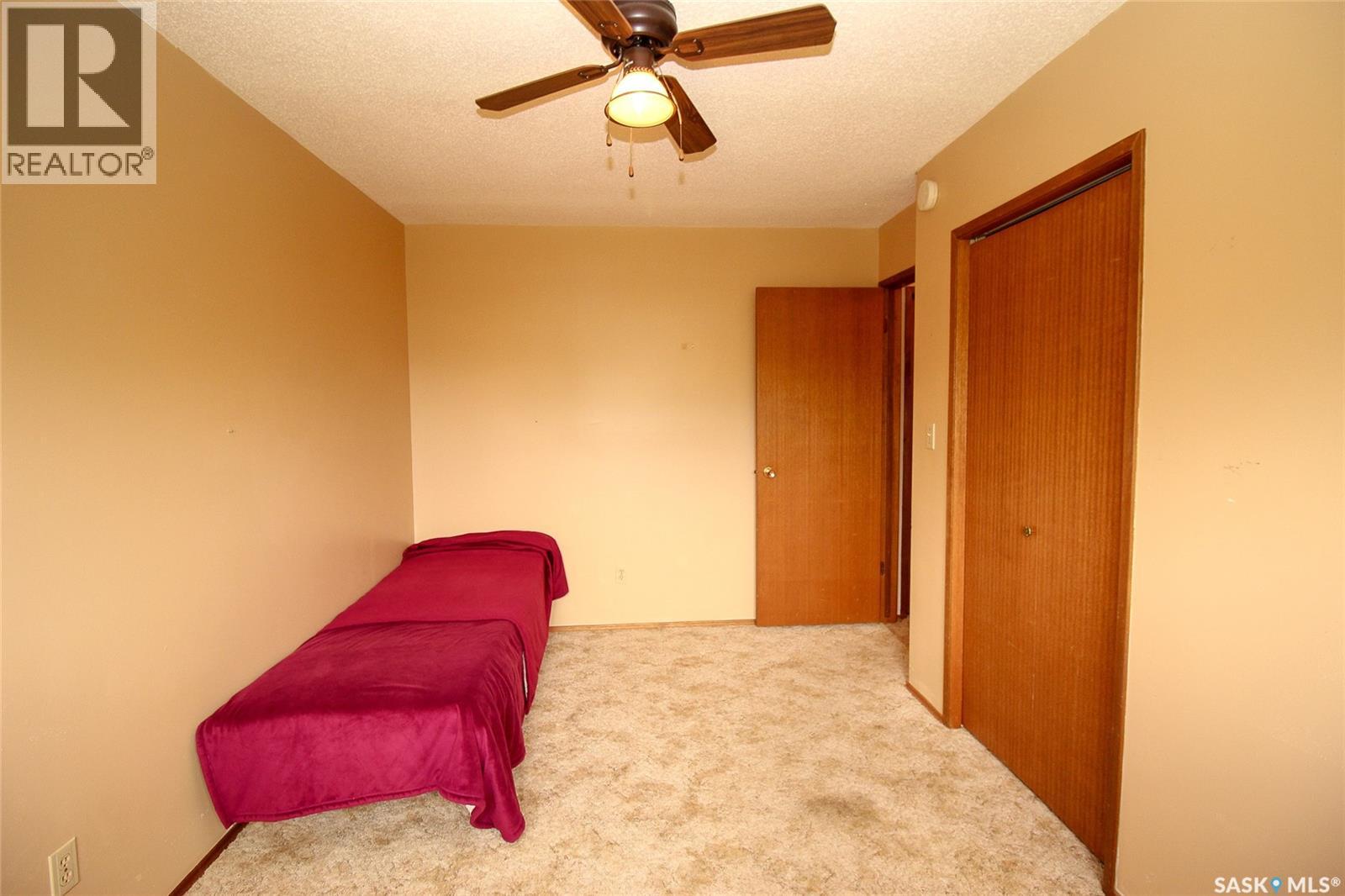 223 2nd Street W Property Photo 16
