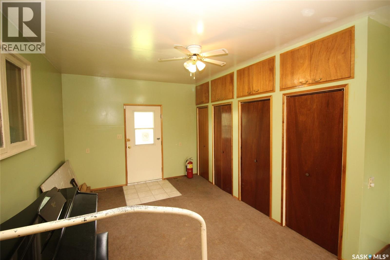 223 2nd Street W Property Photo 28