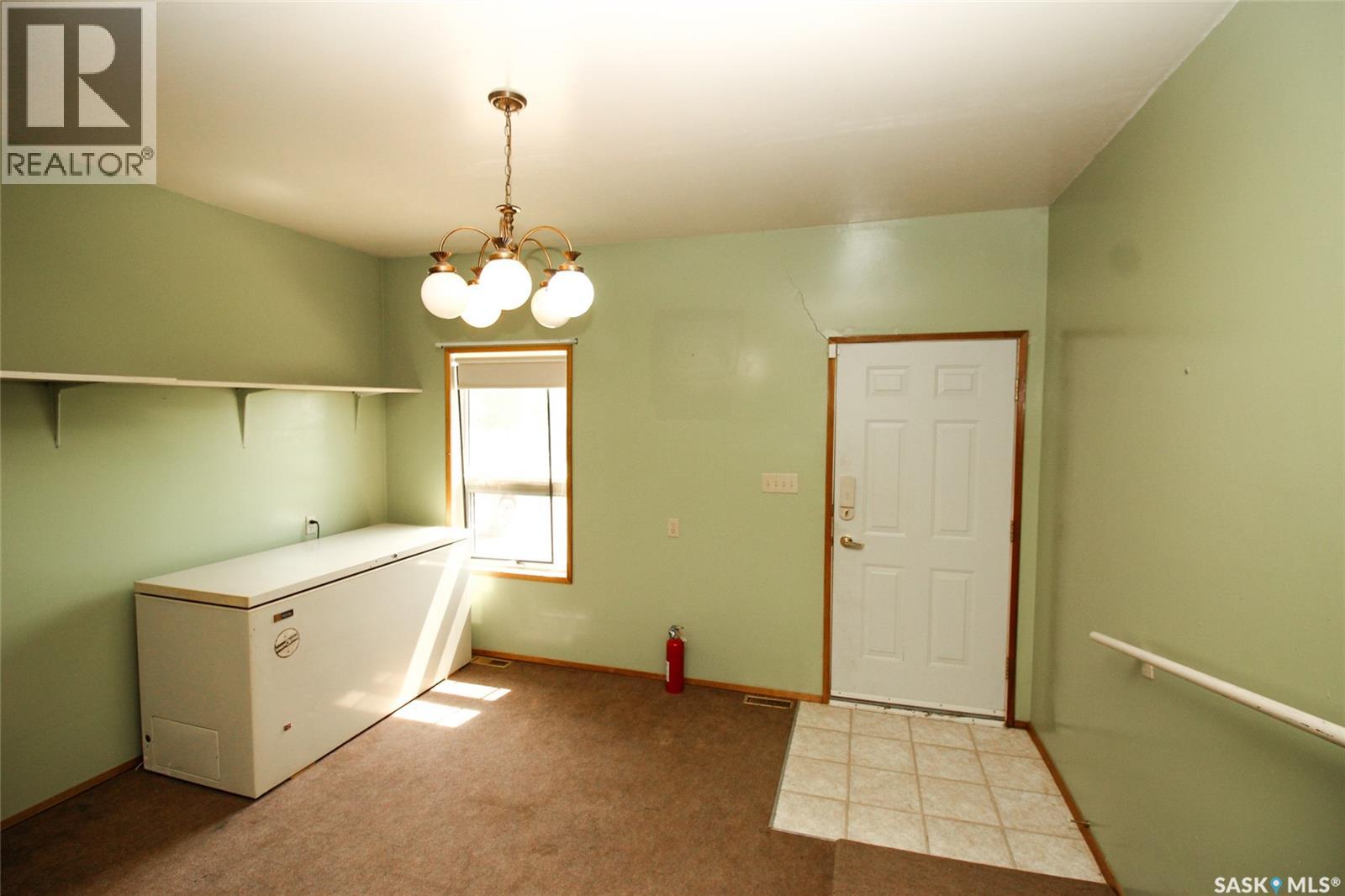 223 2nd Street W Property Photo 29