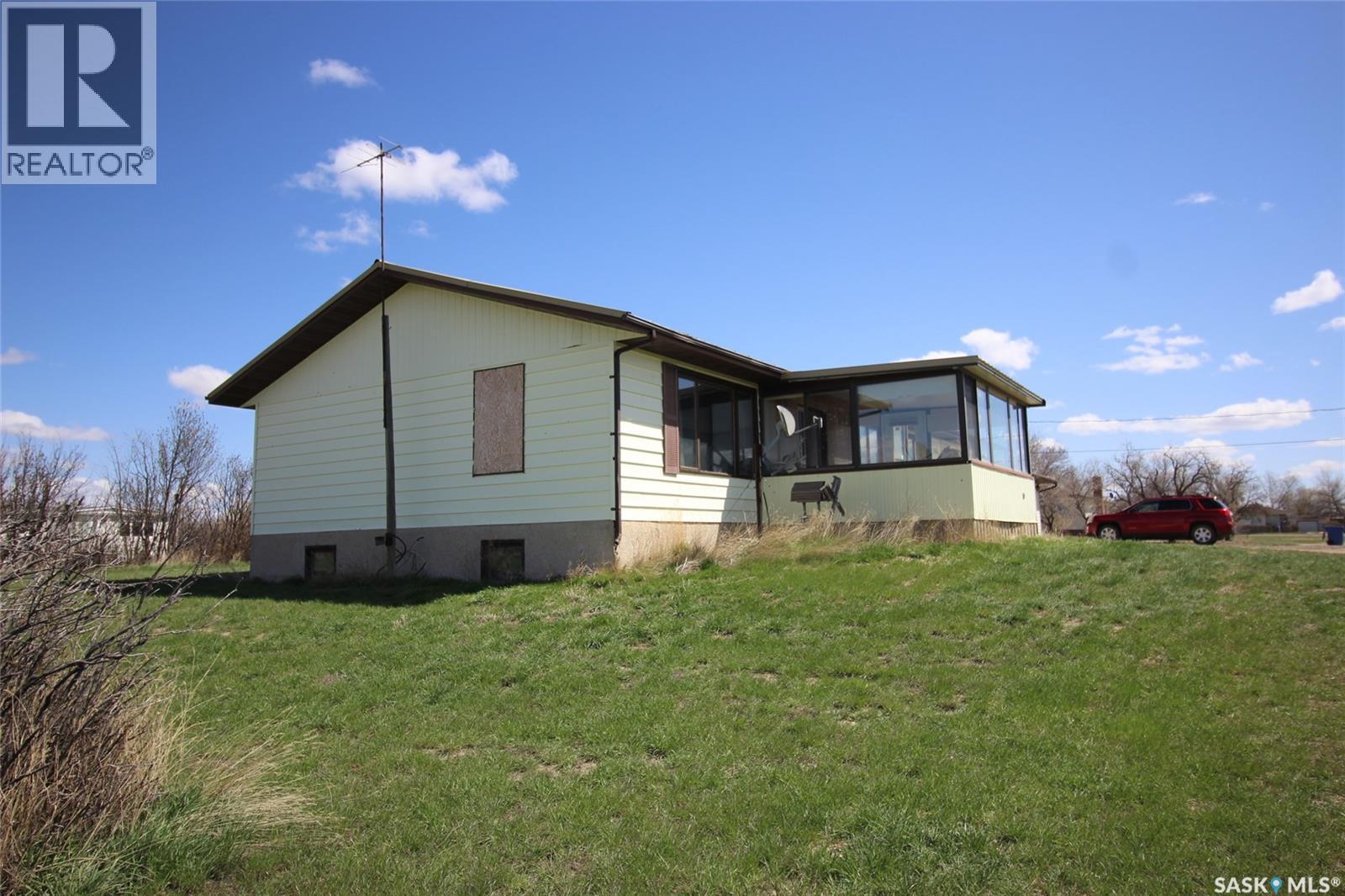 223 2nd Street W Property Photo 37