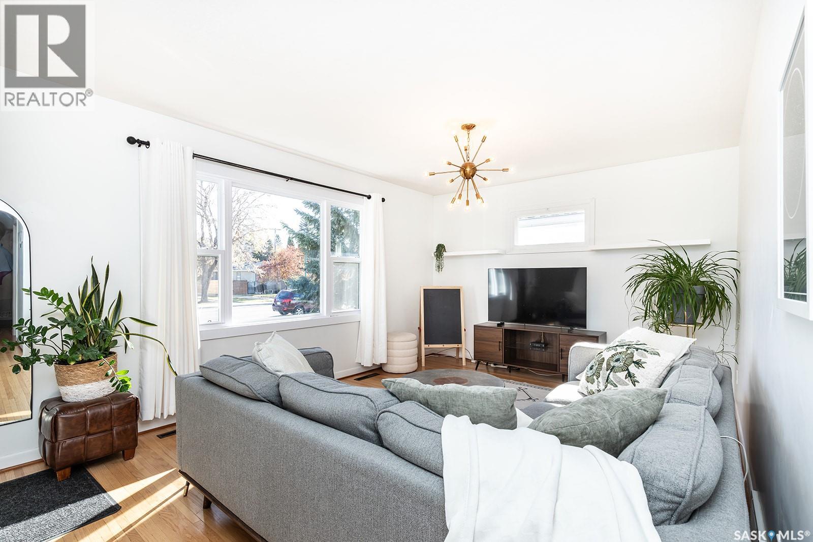1914 Lansdowne Avenue Property Photo 5