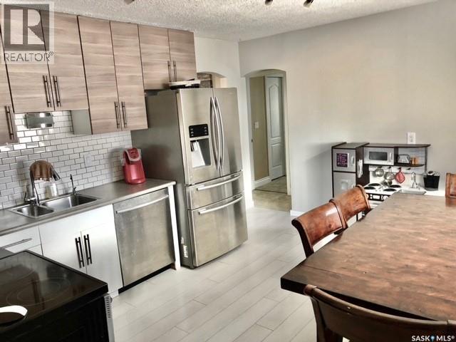 1246 8th Street Property Photo 3