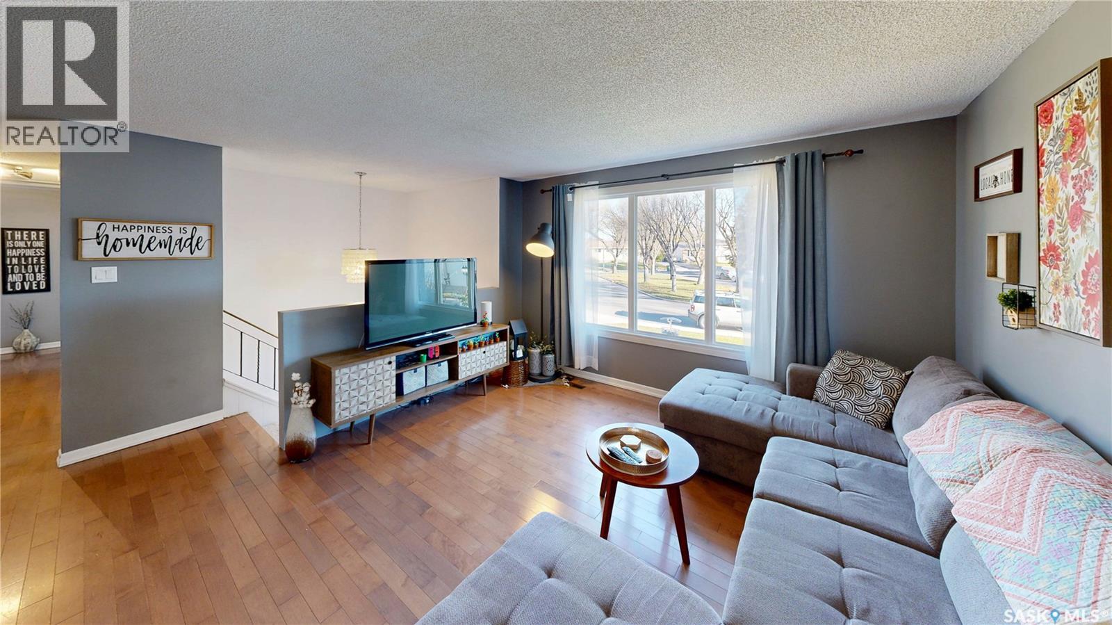 51 French Crescent Property Photo 3