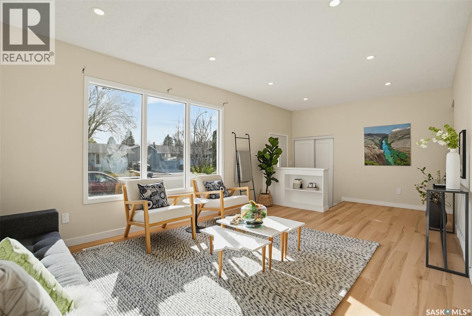 2606 37th Street W Property Photo 2