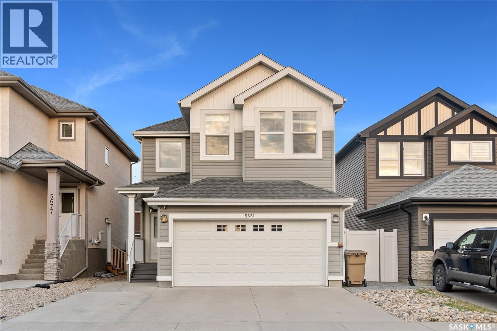 5681 Pearsall Crescent Property Photo 1