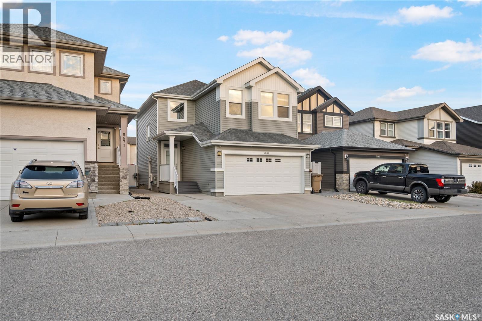 5681 Pearsall Crescent Property Photo 3