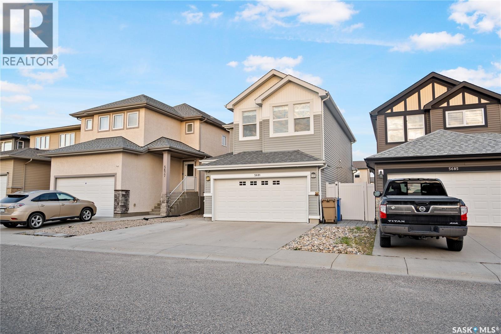 5681 Pearsall Crescent Property Photo 4