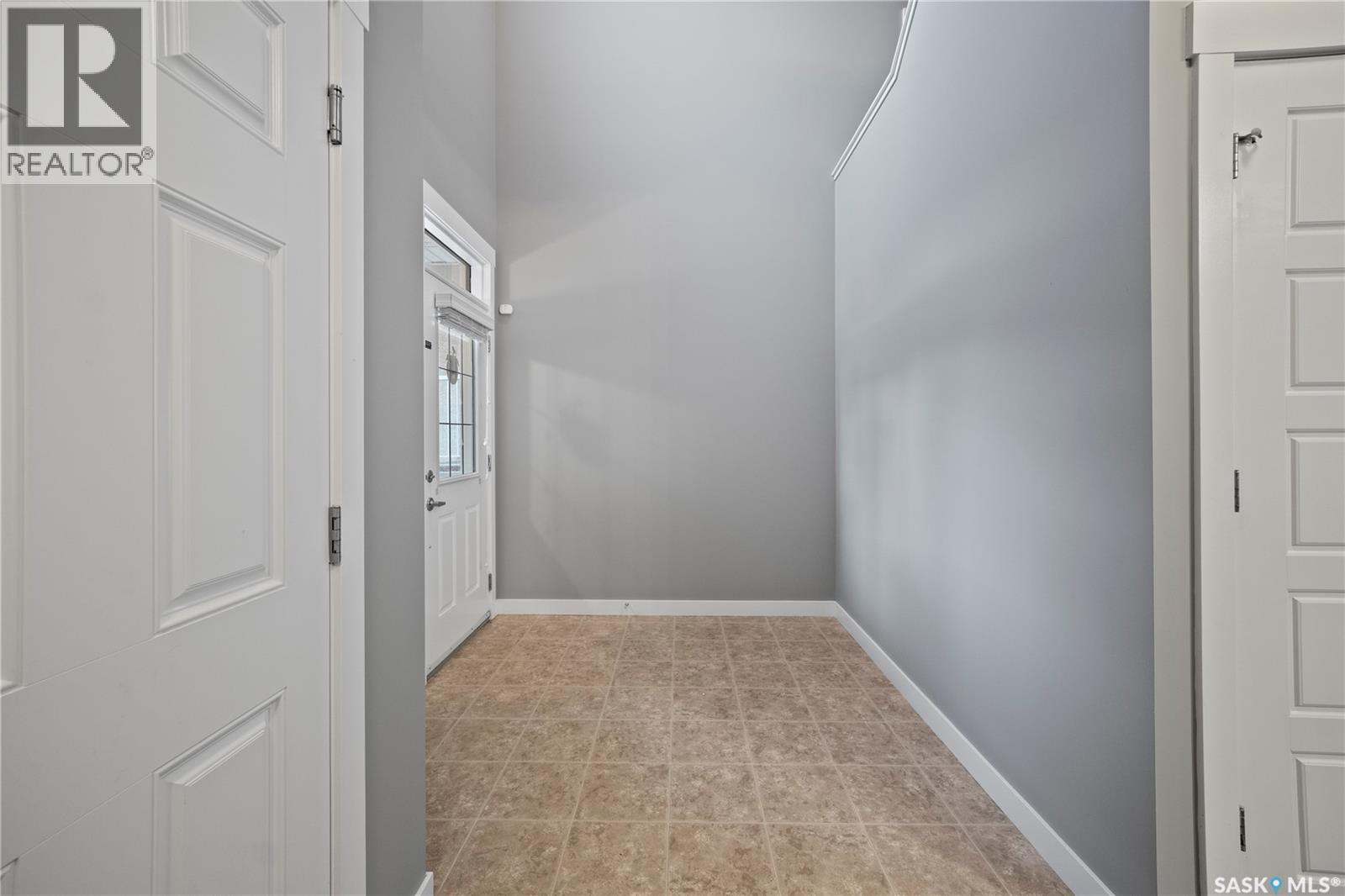 5681 Pearsall Crescent Property Photo 6