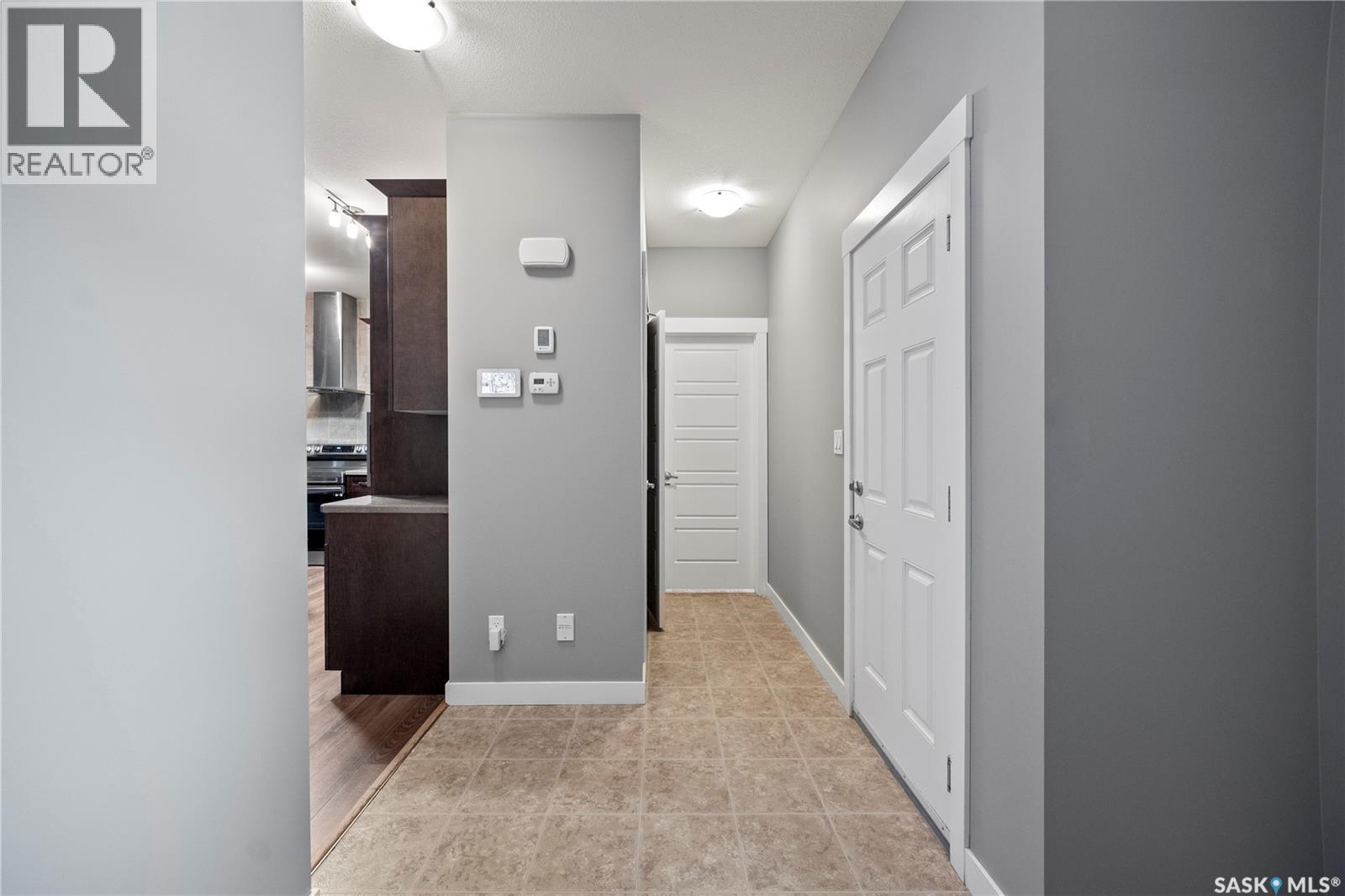 5681 Pearsall Crescent Property Photo 7