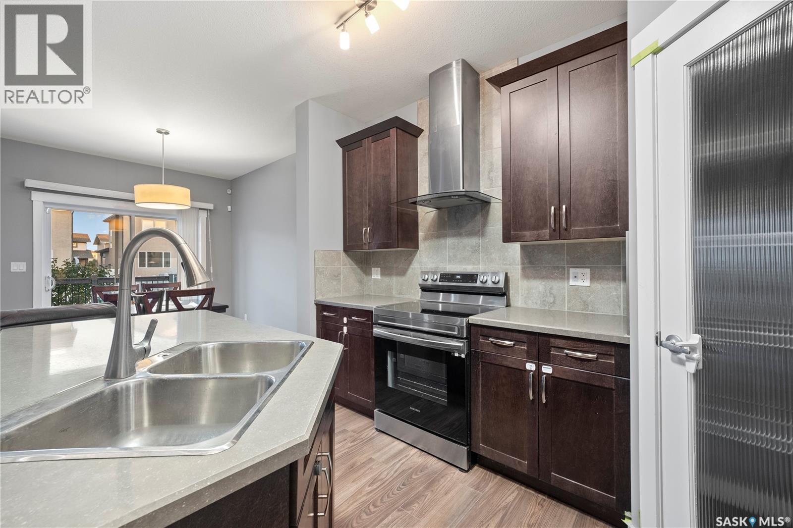 5681 Pearsall Crescent Property Photo 16