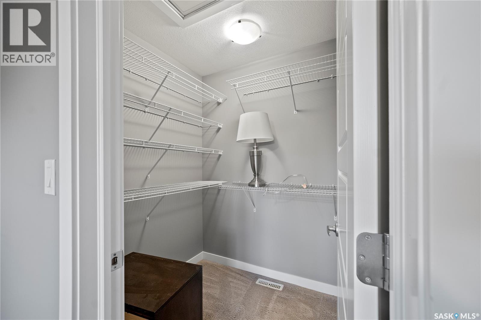 5681 Pearsall Crescent Property Photo 24