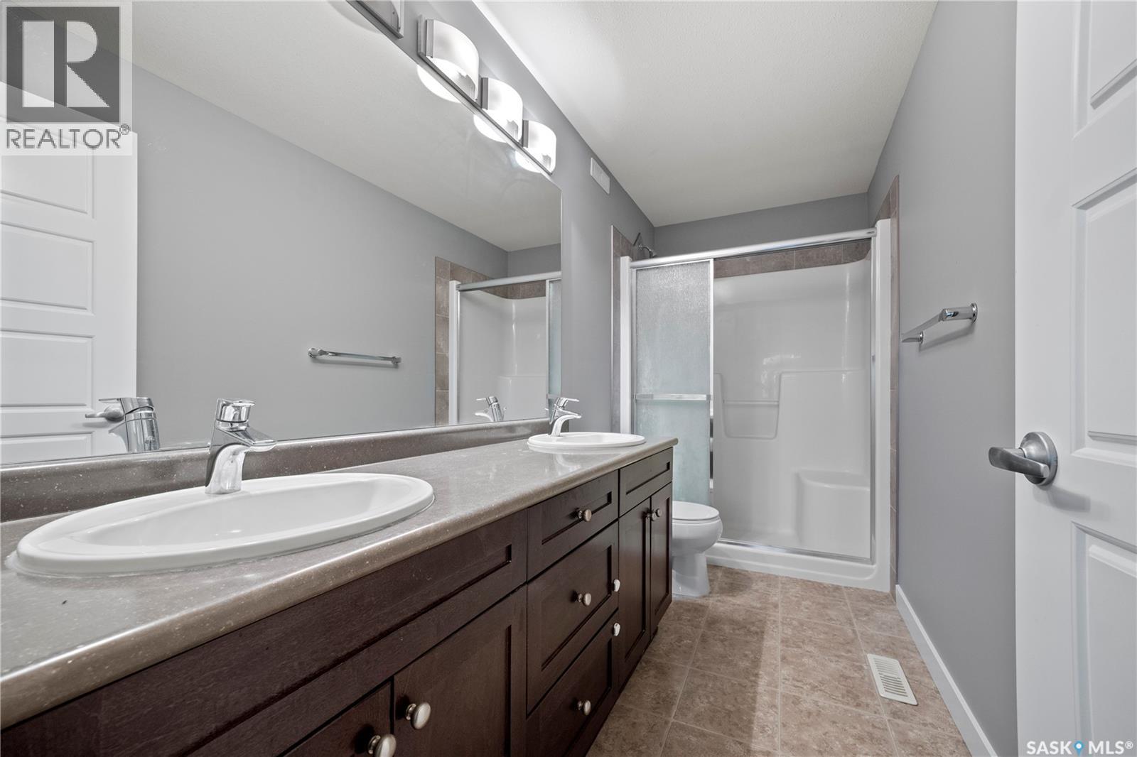 5681 Pearsall Crescent Property Photo 25