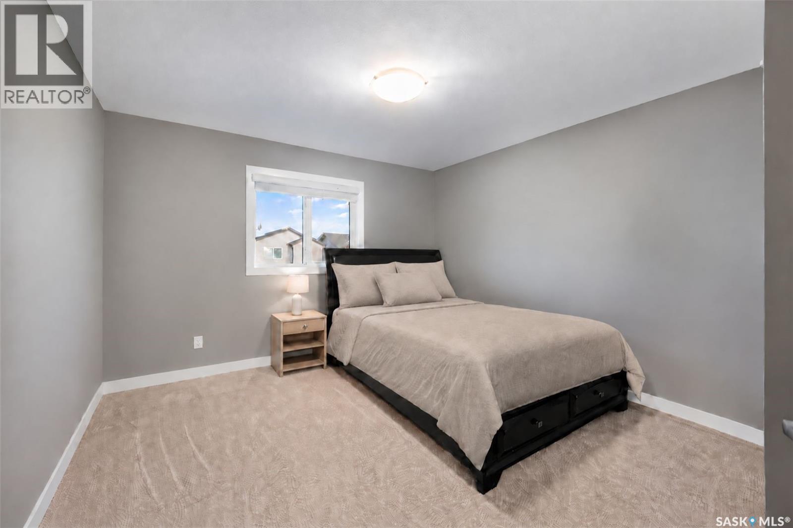 5681 Pearsall Crescent Property Photo 27