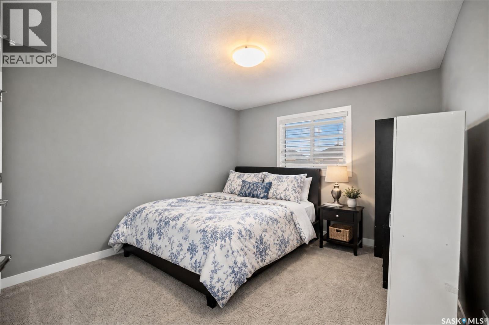 5681 Pearsall Crescent Property Photo 29