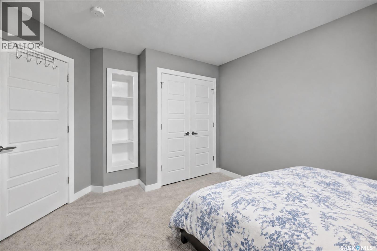 5681 Pearsall Crescent Property Photo 30
