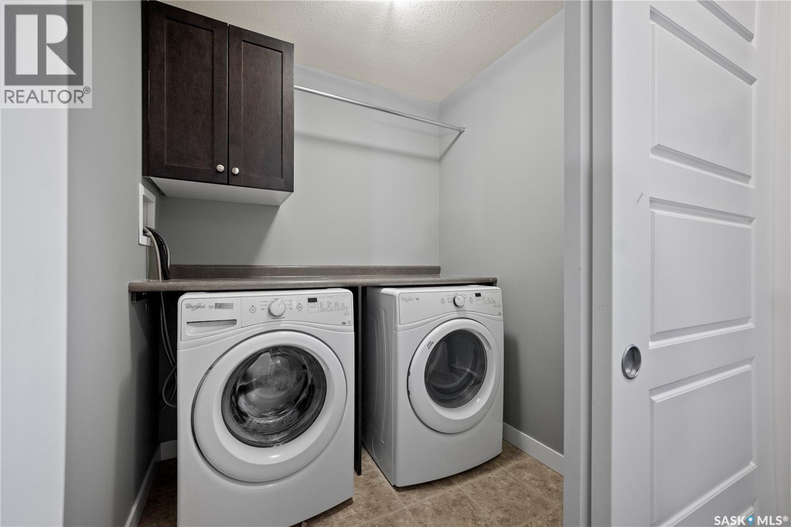 5681 Pearsall Crescent Property Photo 32