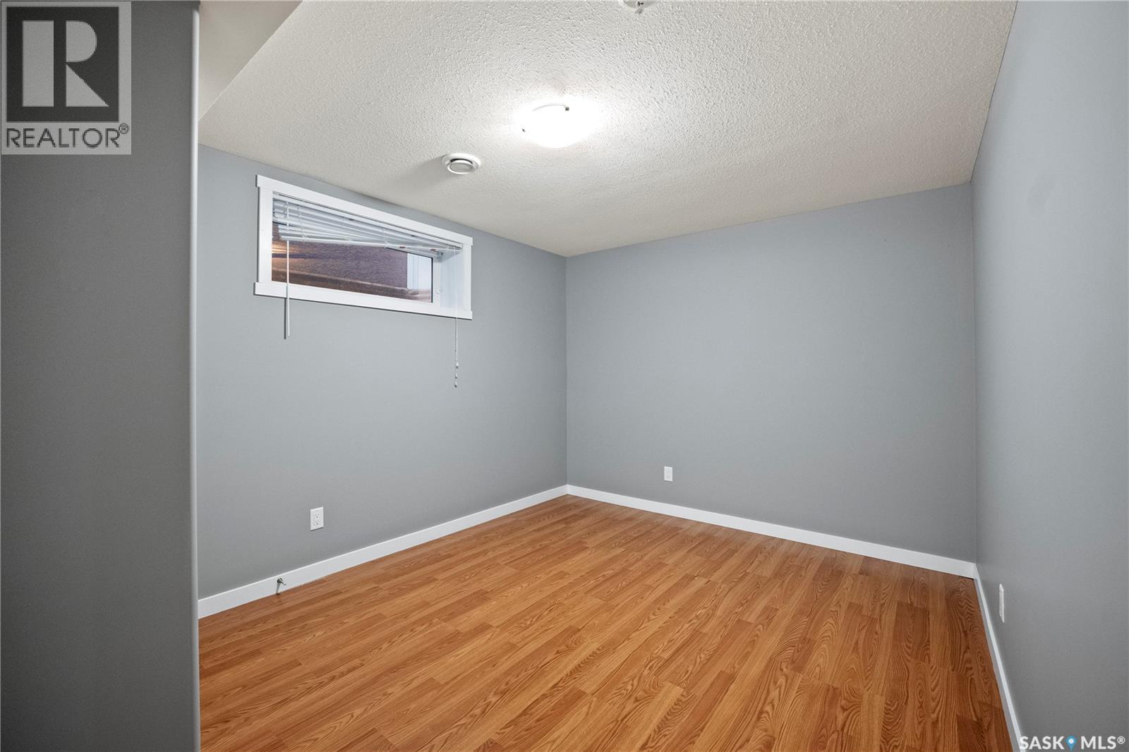 5681 Pearsall Crescent Property Photo 35