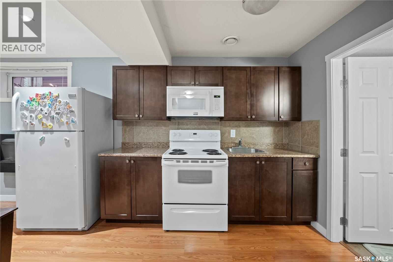 5681 Pearsall Crescent Property Photo 36