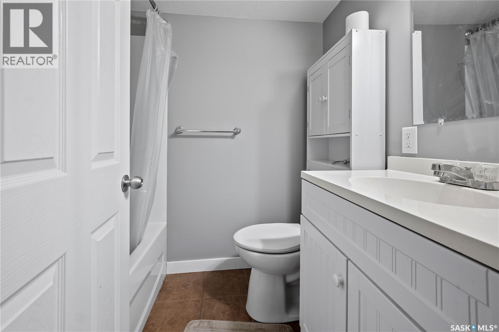 5681 Pearsall Crescent Property Photo 38
