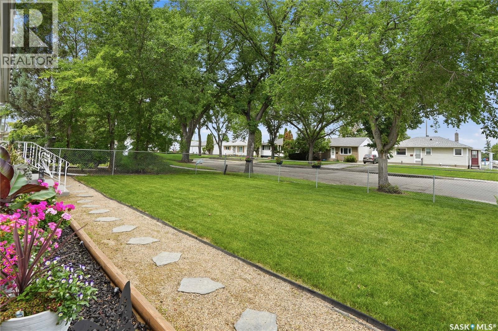 1237 10th Avenue E Property Photo 3