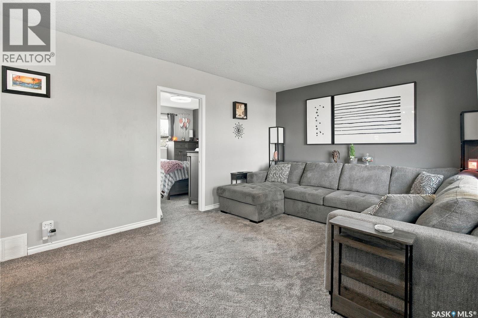 1237 10th Avenue E Property Photo 9