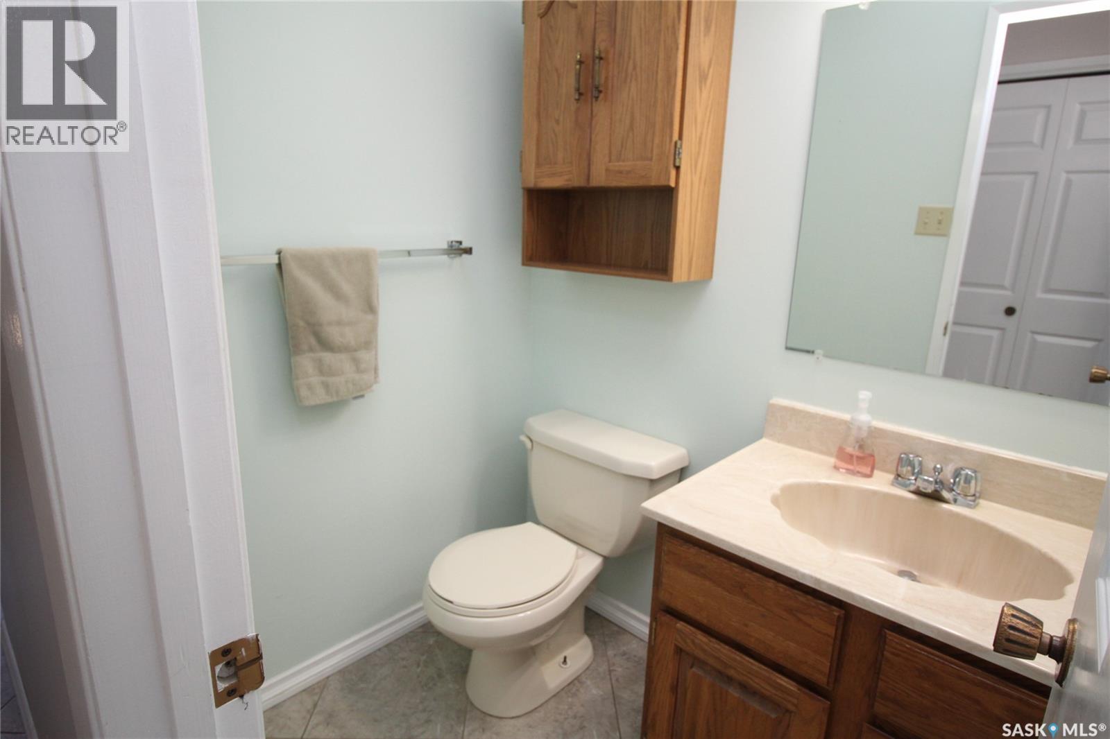 230 Auld Crescent Property Photo 9