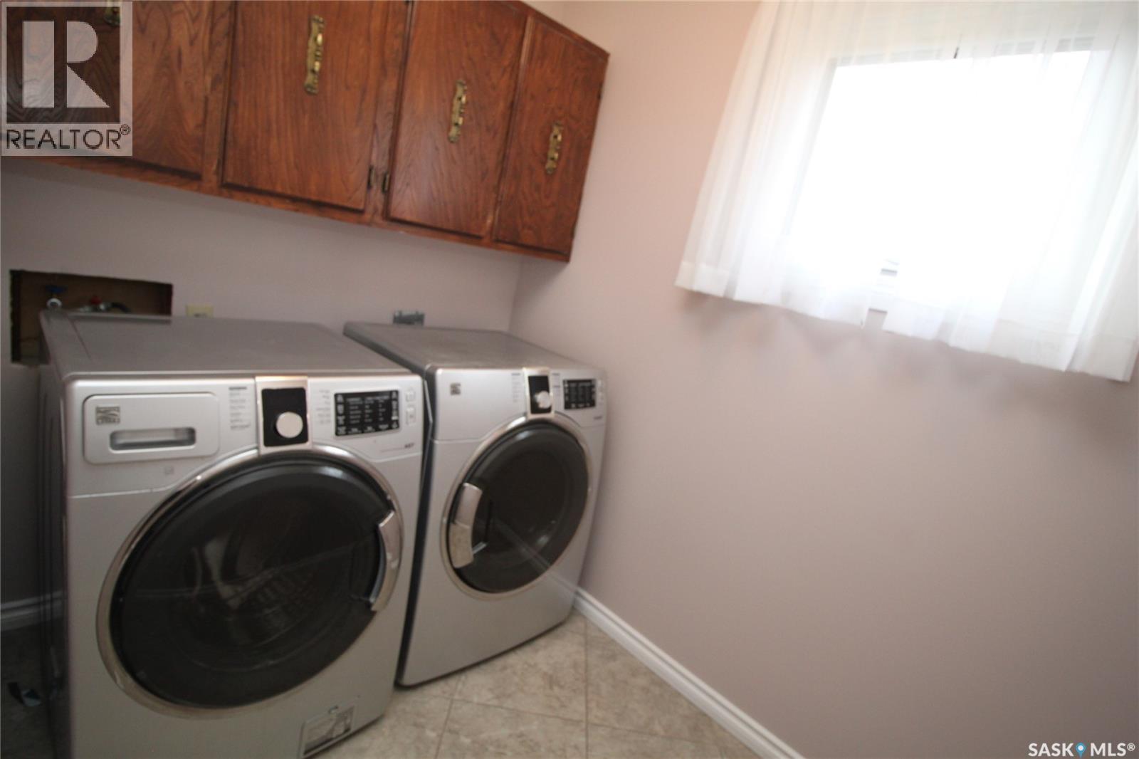 230 Auld Crescent Property Photo 10