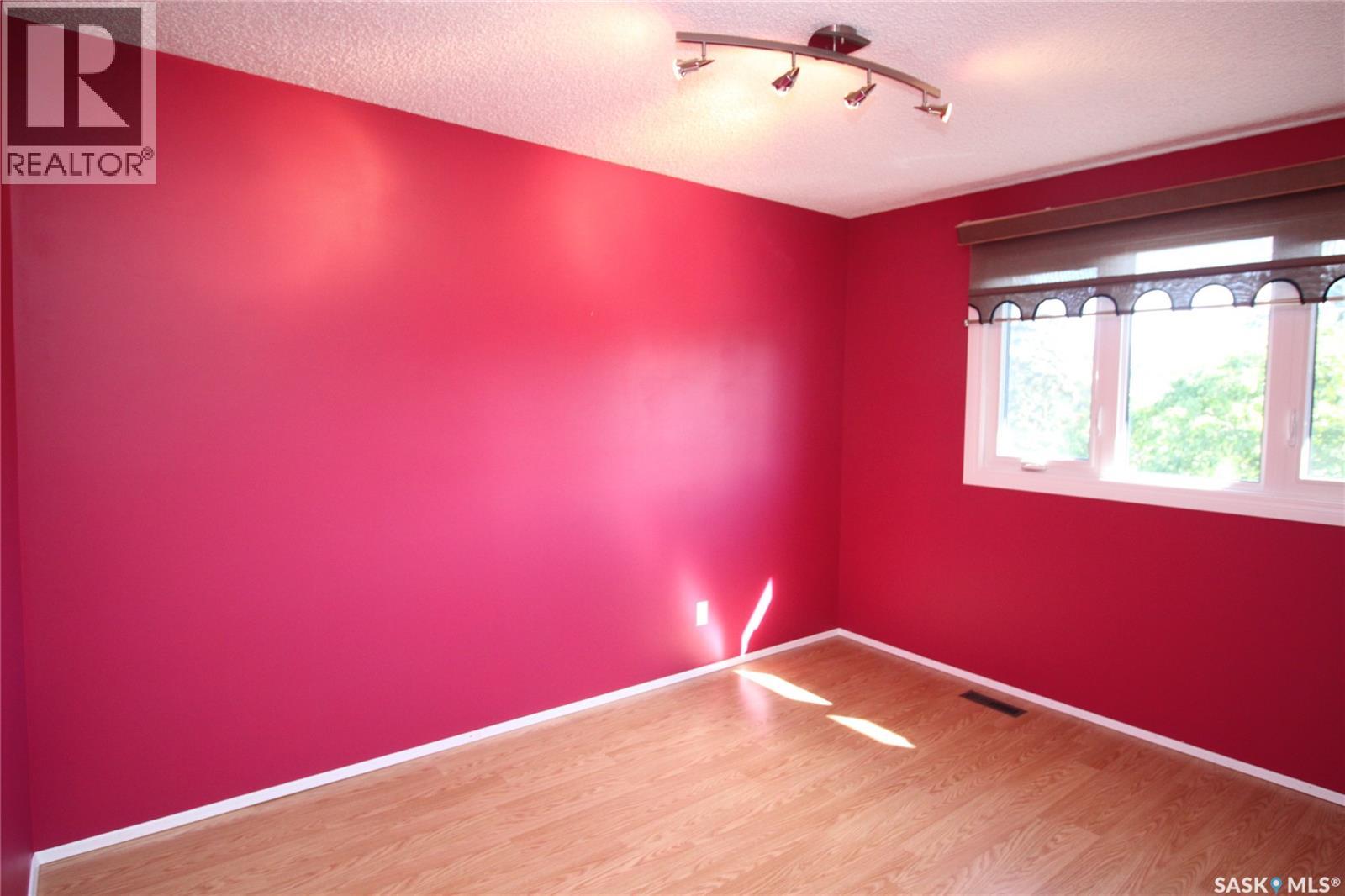 230 Auld Crescent Property Photo 13