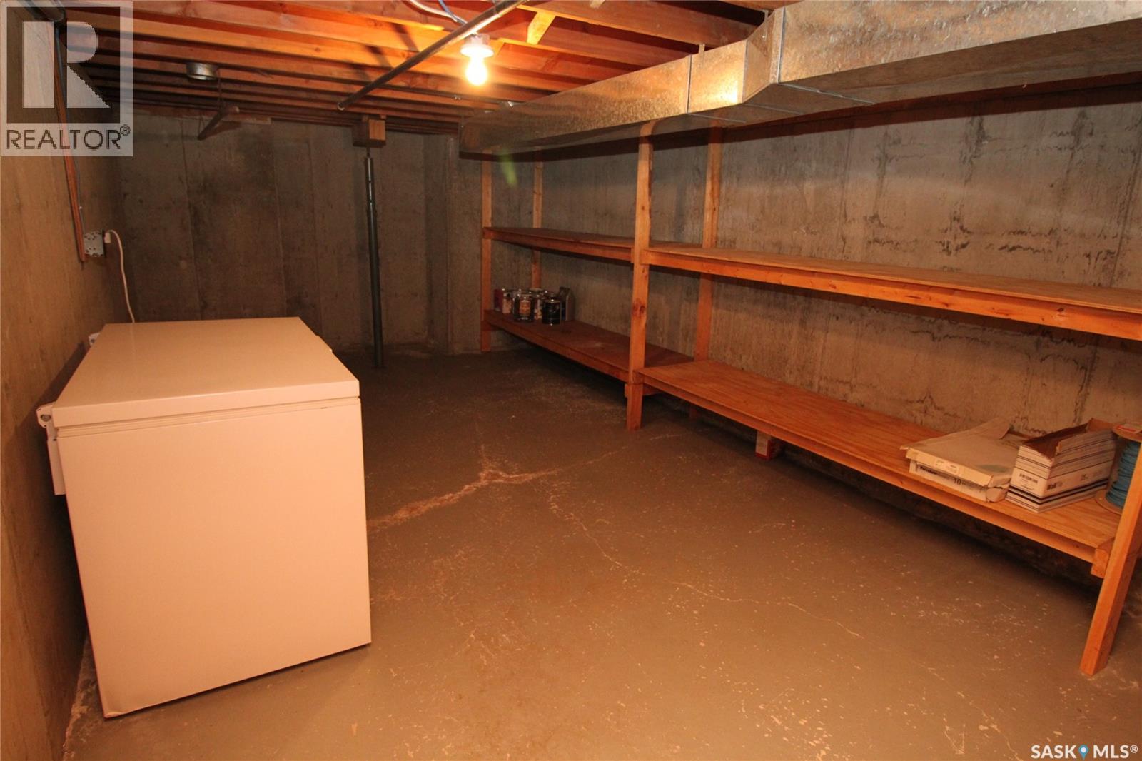 230 Auld Crescent Property Photo 18