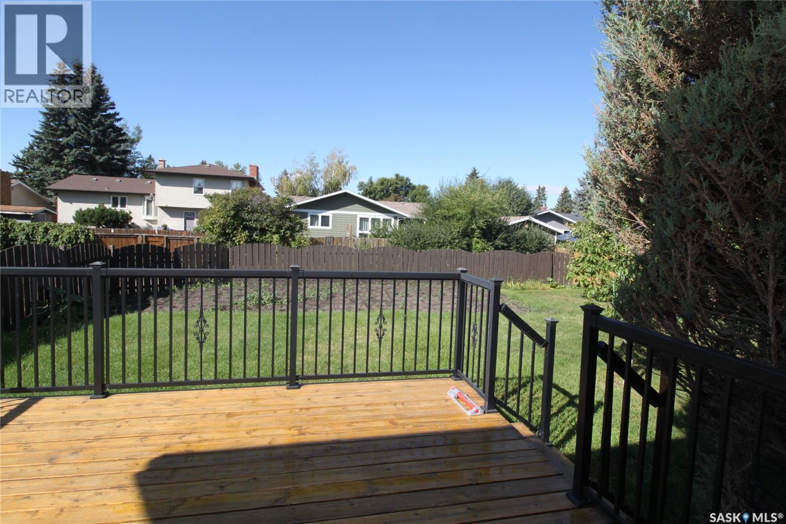 230 Auld Crescent Property Photo 22