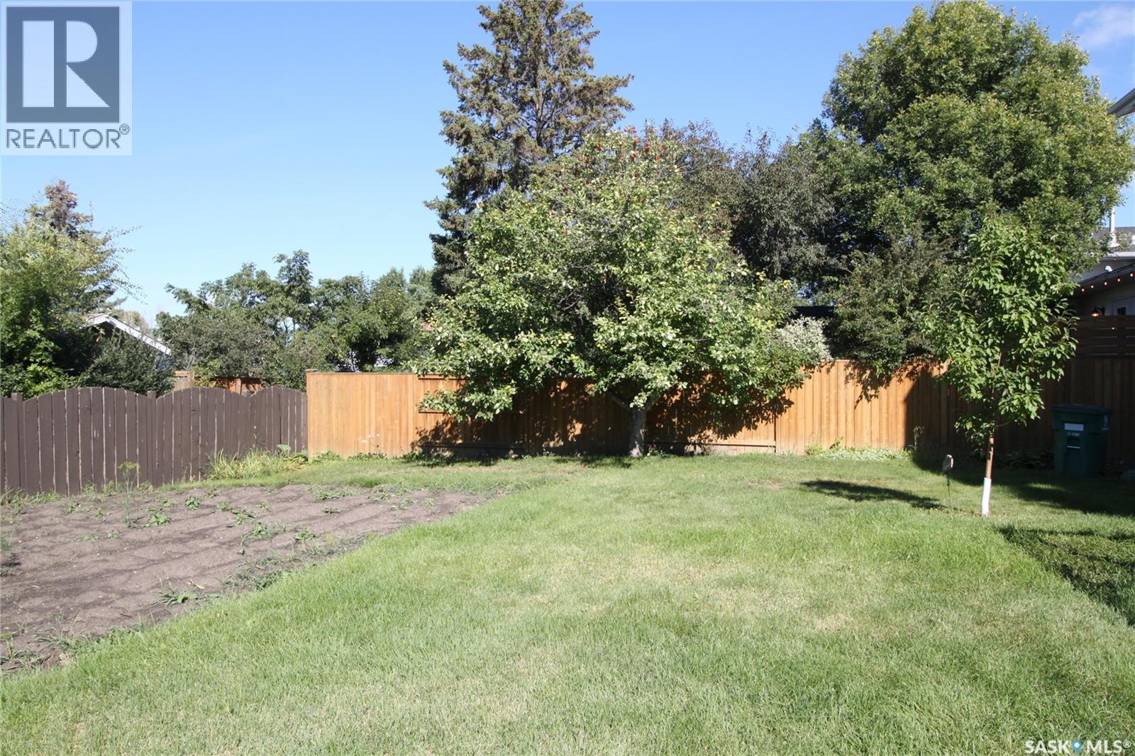230 Auld Crescent Property Photo 24