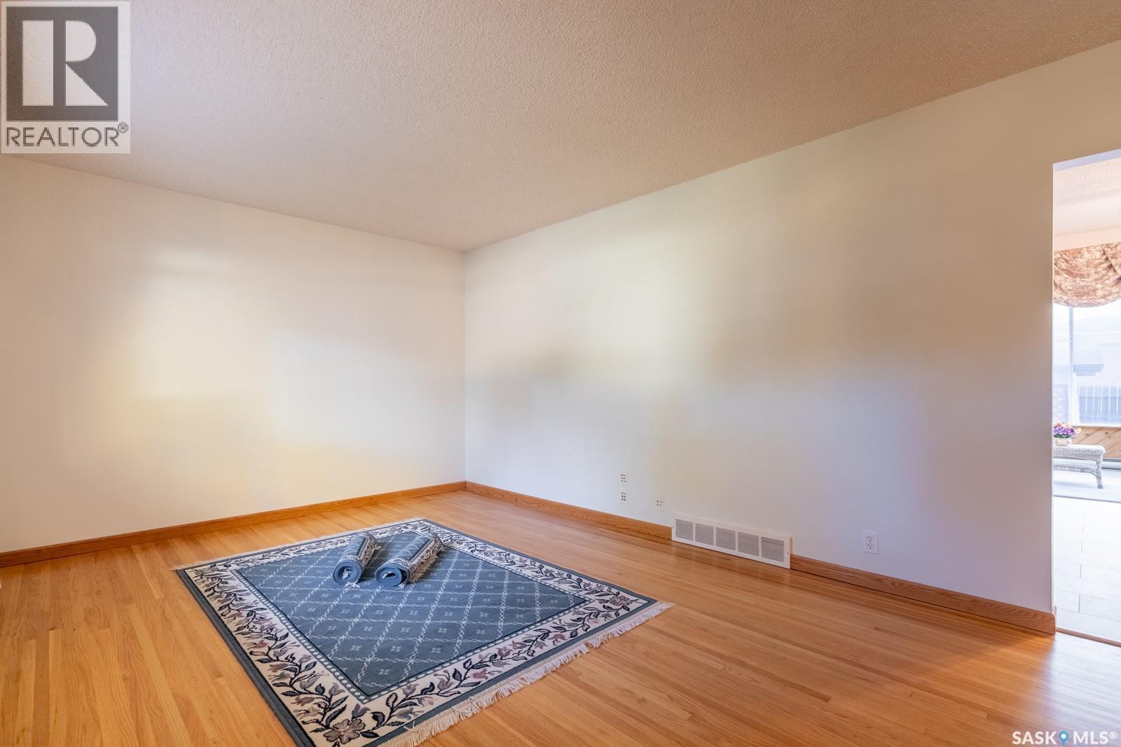 224 Frontenac Drive Property Photo 3