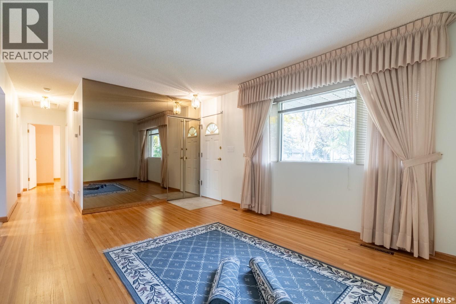 224 Frontenac Drive Property Photo 4