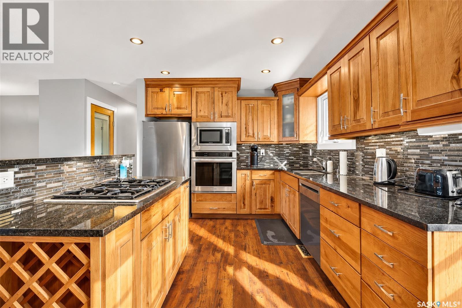 1211 Pascoe Drive E Property Photo 11