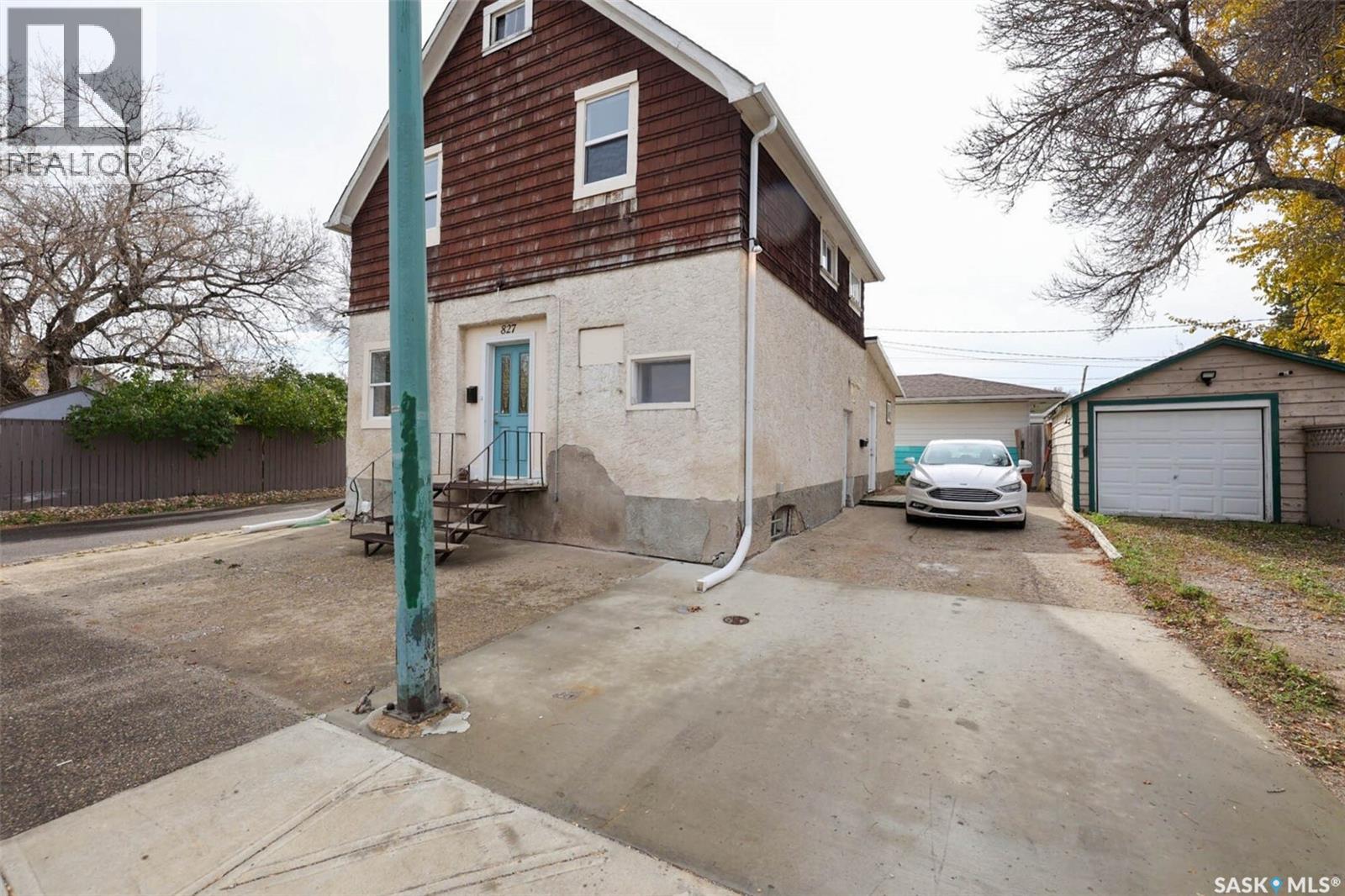 827 15th Avenue Property Photo 3