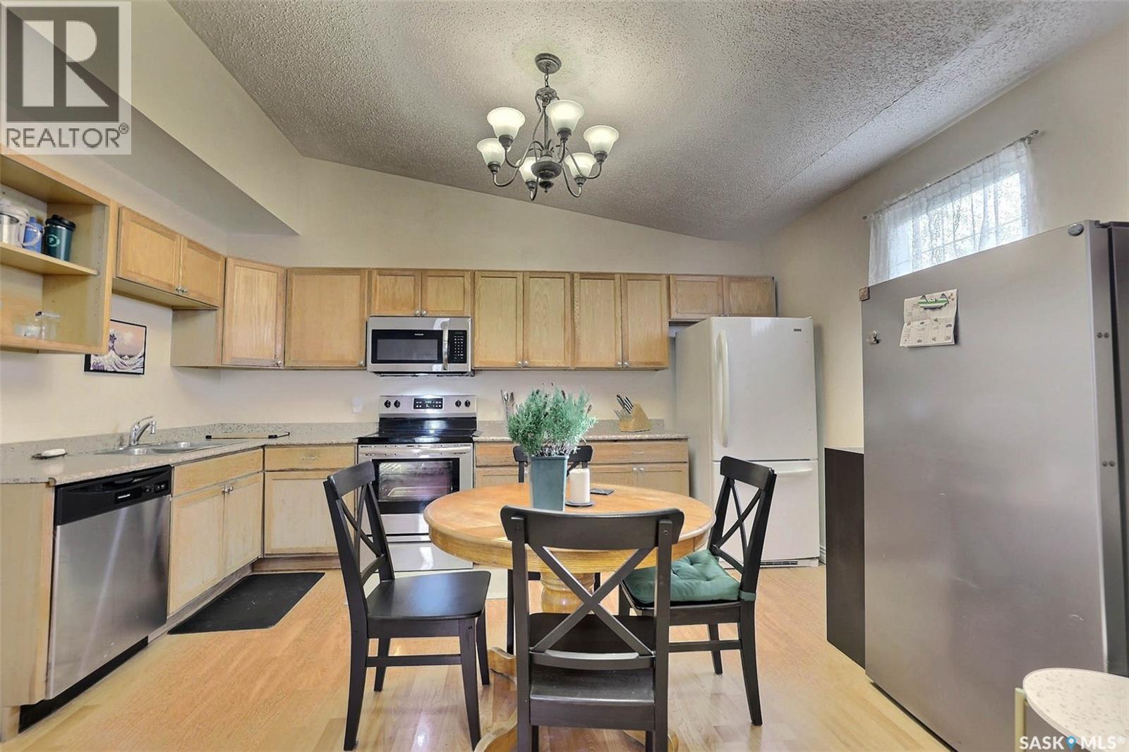 827 15th Avenue Property Photo 8