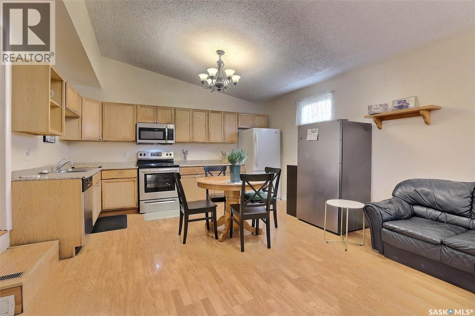 827 15th Avenue Property Photo 10